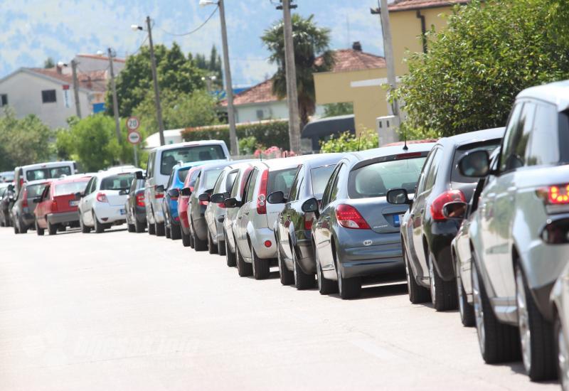 Za vikend pojačan promet vozila na cestama u BiH i graničnim prijelazima